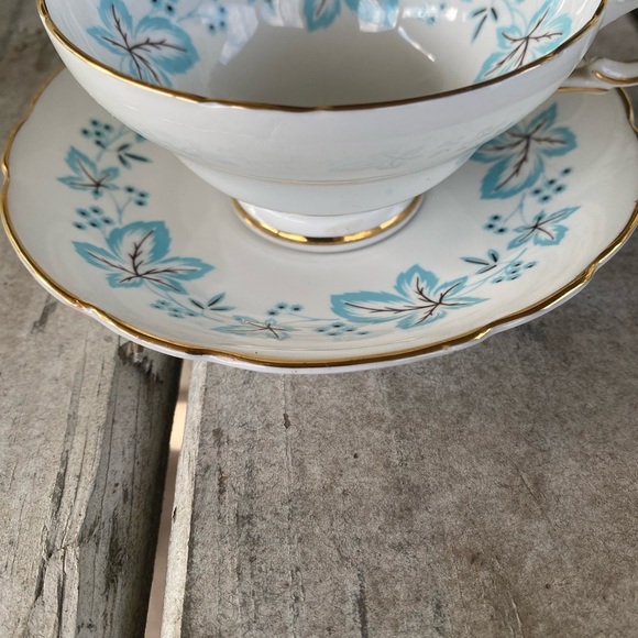 Vintage Regency English Bone China Maple Leaf Pale Blue Tea Cup & Saucer Set - Picture 4 of 10